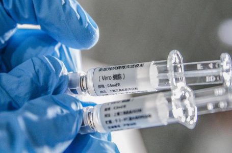 Noticias 22-28 de enero: Con fuertes críticas comienza vacunación masiva contra el Covid-19