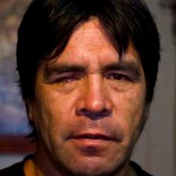 Carlos Puebla, (47 años)